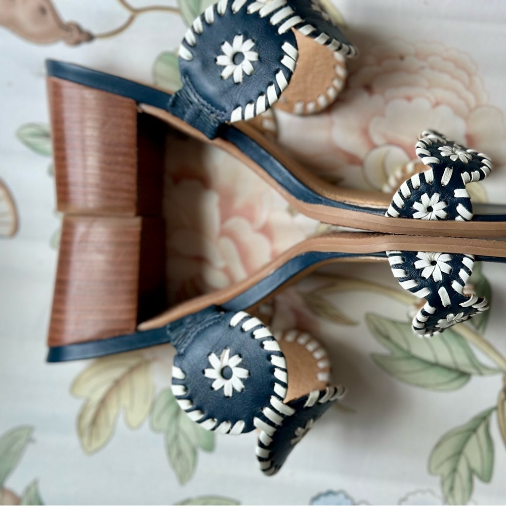 Jack Rogers Navy White Lauren Mid-Heel Sandal 9 Leather Daisy Circles EUC w Box! - Picture 9 of 9
